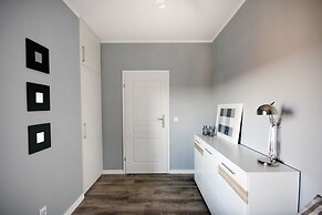 LIVIN Apartments