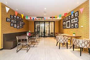 Aim House Bangkok Hotel