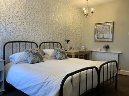 Red Lion Inn Partney