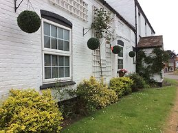 Red Lion Inn Partney