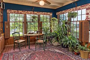 Silver Heart Inn and Cottages