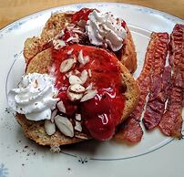 Silver Heart Inn and Cottages