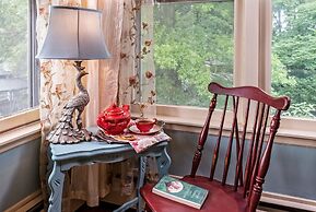 Silver Heart Inn and Cottages