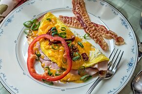 Silver Heart Inn and Cottages