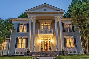 Silver Heart Inn and Cottages