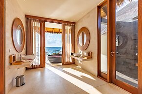 Furaveri Maldives -  FREE RETURN TRANSFER for 2 for stays of minimum 5