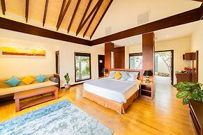 Furaveri Maldives -  FREE RETURN TRANSFER for 2 for stays of minimum 5