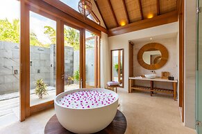 Furaveri Maldives -  FREE RETURN TRANSFER for 2 for stays of minimum 5