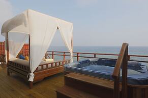 Furaveri Maldives -  FREE RETURN TRANSFER for 2 for stays of minimum 5