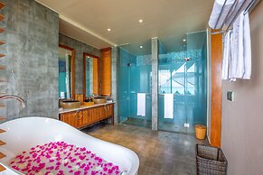 Furaveri Maldives -  FREE RETURN TRANSFER for 2 for stays of minimum 5