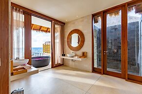 Furaveri Maldives -  FREE RETURN TRANSFER for 2 for stays of minimum 5