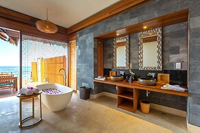 Furaveri Maldives -  FREE RETURN TRANSFER for 2 for stays of minimum 5