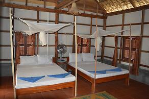 Palm Beach Bungalow Resort