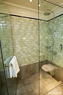 Aerotel Singapore - Transit Hotel in Terminal 1