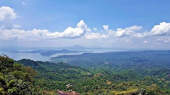 Splash Suites Hotel Tagaytay