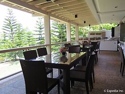 Splash Suites Hotel Tagaytay