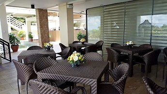 Splash Suites Hotel Tagaytay