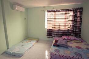 Holidayhome 45A Taman Desa Pangkor