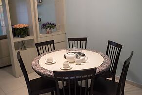 Holidayhome 188 Taman Sejati Suria