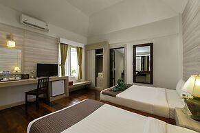 Nakara Long Beach Resort