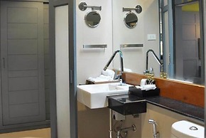 Nakara Long Beach Resort