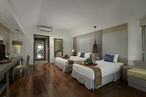 Nakara Long Beach Resort