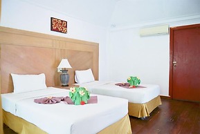 Nakara Long Beach Resort