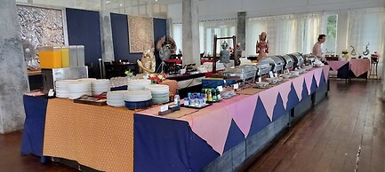 Nakara Long Beach Resort