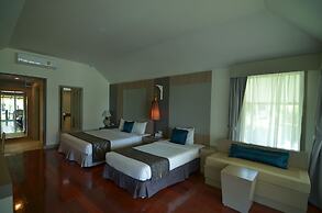 Nakara Long Beach Resort