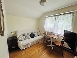 Auberge De Mon Petit Chum B&B