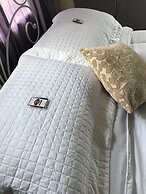 Auberge De Mon Petit Chum B&B