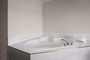 Anchor Inn & Suites, BW Signature Collection