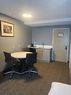 Anchor Inn And Suites