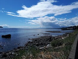 Anchor Inn And Suites