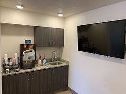 WoodSpring Suites Broken Arrow