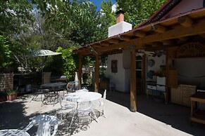 Red Horse Bed and Breakfast