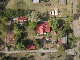 Red Horse Bed and Breakfast