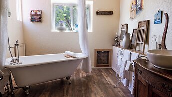 Red Horse Bed and Breakfast