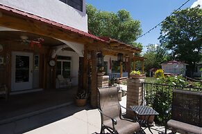 Red Horse Bed and Breakfast