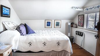 Red Horse Bed and Breakfast