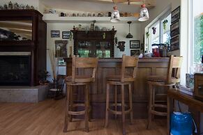 Red Horse Bed and Breakfast