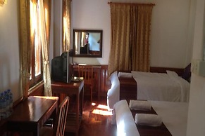 Namkhan Riverside Hotel