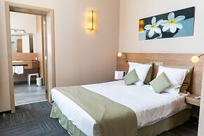 Hotel Infotel