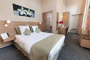 Hotel Infotel