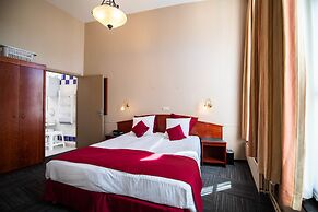 Hotel Infotel