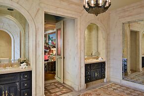 The Villa Casa Casuarina