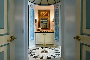 The Villa Casa Casuarina