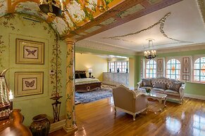 The Villa Casa Casuarina