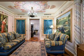 The Villa Casa Casuarina