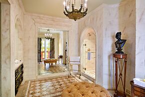 The Villa Casa Casuarina